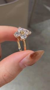 Anillo floral de lujo con diamante cultivado en laboratorio de corte redondo para mujer, anillo de cuatro piedras de oro macizo de 14k, regalo de promesa para novias - Product Image 2