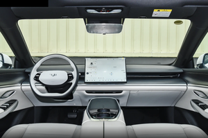 Changan A07 Modelo 2025 Blue Whale, Vehículo Eléctrico Puro 710 Flagship, Autos Nuevos Enviados a Países del Golfo, Arabia Saudita, Emiratos Árabes Unidos, Qatar, Kuwait, Jordania - Product Image 2