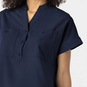 Conjunto de Uniforme Médico Azul Marino para Mujer, Pantalones y Blusa de Algodón y Poliéster, Venta al Por Mayor - Product Image 4