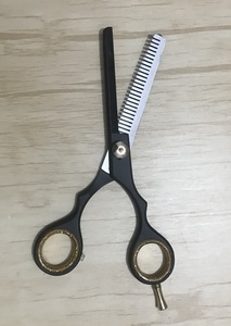 Ciseaux de barbier professionnels pour la coupe de cheveux et la coiffure en salon - Product Image 5