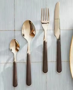 Ensemble de Couverts Métalliques Élégants pour Service : Cuillère et Fourchette, Conçus pour une Table Contemporaine - Product Image 4