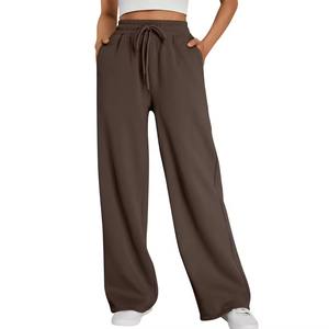 Pantalon de jogging pour femme avec logo personnalisé, fabriqué au Pakistan, avec poches latérales, nouveau style, vêtements de sport, pantalon de jogging. - Product Image 1