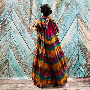 Kimono long pour femme à motif tie-dye traditionnel, coupe classique, style bohème, idéal pour les festivals, en viscose/coton écologique avec bordure en dentelle 1 - Product Image 4