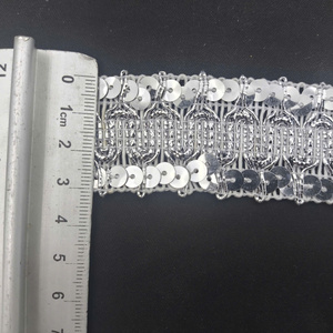 ริบบิ้นตาข่ายโพลีเอสเตอร์แบบโมเดิร์น กว้าง 3 ซม. ประดับด้วยเลื่อมสีเงินและลายเมทัลลิก หรูหรา เป็นมิตรกับสิ่งแวดล้อม - Product Image 3