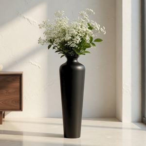 Vase de sol en métal minimaliste sculptural, 62 cm, finition noire mate, vase décoratif de haute qualité pour l'intérieur moderne de la maison - Product Image 3