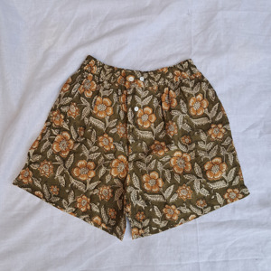 Vêtements pour hommes de qualité supérieure : Tissu imprimé cousu, short décontracté à taille élastique et boutonnée, et vêtements de nuit confortables - Product Image 3