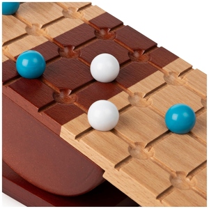 Jeu de planche à bascule en bois artisanal avec billes colorées et dés – Jeu de stratégie interactif pour toute la famille, pour un plaisir garanti - Product Image 2