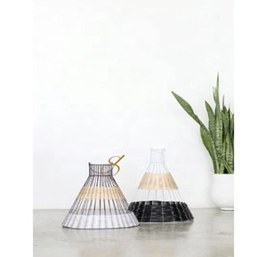 Lustre suspendu moderne en forme d'entonnoir inversé avec abat-jour en rotin et cadre en fil métallique ouvert pour salle à manger décontractée - Product Image 2