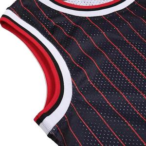 Maillot de basket-ball réversible sur mesure de haute qualité, imprimé, 100% polyester, couleurs personnalisées, logo, séchage rapide, respirant, coupe ajustée - Product Image 4