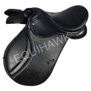 Sillín de caballo de salto de resistencia inglés de tendencia superior cuero suave completo con rollo de rodilla desmontable árbol de plástico fabricado en India - Product Image 1