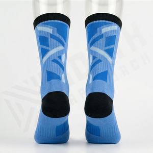 Calcetines Deportivos Personalizados de Lujo con Logotipo Impreso en 3D para Hombre y Mujer, Sublimación de Color, Transpirables, para Skateboard y Uso Diario - Product Image 2