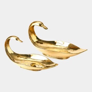 Achetez maintenant : Vase de table moderne en aluminium minimaliste avec poignée, écologique, fait main, de haute qualité, plat de service décoratif - Product Image 2
