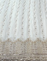 Tissu brodé perlé, dentelle perlée pour robes de mariée, robes de soirée, abayas, kaftans, vêtements de mode, sourcing pour acheteurs et commerce