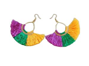 Magnifiques boucles d'oreilles et bijoux d'oreille brodés de perles de couleur rouge et verte, design de Noël, pour filles, en provenance d'Inde. - Product Image 5