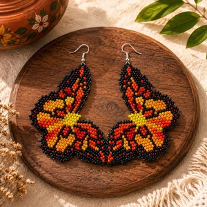 Pendientes de Mariposa con Cuentas de Colores, Hechos a Mano, Estilo Artístico, Joyería Moderna - Product Image 6