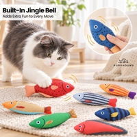 Jouet pour chat en forme de poisson doux avec clochette et herbe à chat