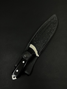 Cuchillo de Camping de Acero Inoxidable con Hoja Fija, Cuchillo de Caza con Mango de Micarta Negra y Funda de Cuero - Product Image 6