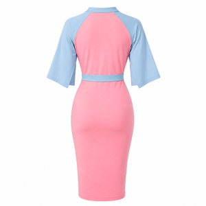 Robe moulante mi-longue Gamma Phi Delta pour femme, rose et bleue, à blocs de couleur contrastés, avec manches cape, détails boutonnés et ceinture à nouer à la taille - Product Image 5