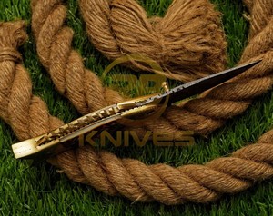 Cuchillo Plegable de Acero de Damasco con Mango de Latón en Forma de Pez, Funda de Cuero, Hoja de Punta Caída, para Camping y Uso al Aire Libre - Product Image 5
