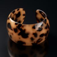 Bracelet en résine à imprimé léopard personnalisé, style vintage unique pour femmes, accessoires de mode pour dames par Universal Overseas