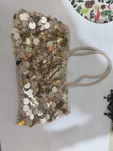 Sac en macramé fait main avec des paillettes dorées, style bohème, sac fourre-tout beige 100% artisanal - Product Image 1
