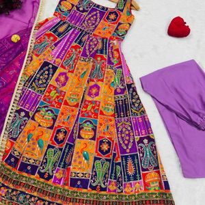 Ensemble de robe brodée en crêpe pur original avec dupatta en organza et pantalon pour femme, tenue de soirée, prix de gros par Royal Export - Product Image 6
