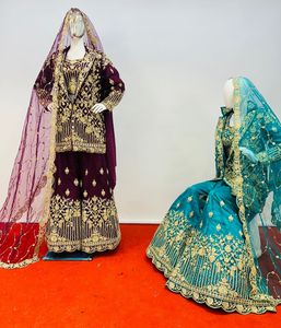 Tenue de fête d'hiver: costume de lit lourd Jarkan Stone avec blazer de mariée, Net Lehenga, Dupatta & Plazo, parfait pour les mariages - Product Image 3