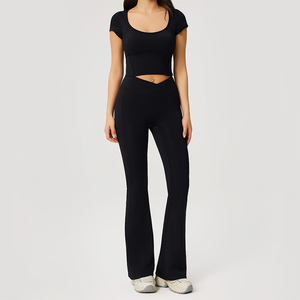 Ensemble de sport et yoga personnalisé avec logo, soutien-gorge respirant en tissu uni, legging évasé, pour entraînement, gym, fitness et tenue active - Product Image 6