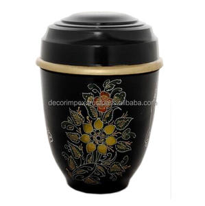 Productos decorativos hechos a mano de alta calidad, venta al por mayor, urnas de cremación de latón con diseño de Pentáculo grabado para urna de cenizas humanas - Product Image 1