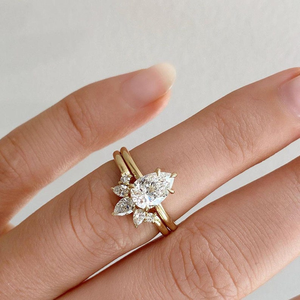Bague solitaire élégante en or massif avec diamant blanc taille poire, ensemble de bijoux de mariage, cadeau pour femme, bague classique - Product Image 2