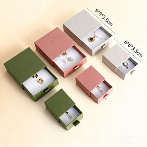 Boîte de rangement carrée de luxe trois-en-un avec logo personnalisé, design personnalisé, collier, bague, boucles d'oreilles, bijoux, sac en carton avec ruban, sac à main coulissant - Product Image 2