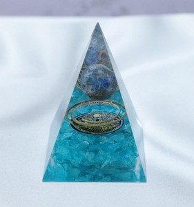 Venta al por mayor turmalina negra espiritual con Turquesa EMF protección orgonita pirámide EMF protección pirámide meditación reiki - Product Image 4