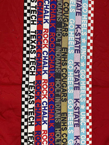 Sangle à perles personnalisée pour sac à main et sac |   Bracelet artisanal en perles de rocaille pour l'esprit universitaire |   Étanche Durable Vente en gros - Product Image 3