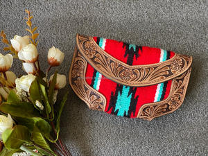 Nouvelle pochette en cuir usiné aztèque occidental élégant véritable sacs à main d'outillage marron Vintage faits à la main pochette en cuir matelassé aztèque Unique - Product Image 2