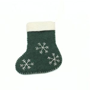 Calcetín Navideño Ecológico Hecho a Mano con Lana y Fieltro Blanco, Diseños Personalizados - Product Image 2