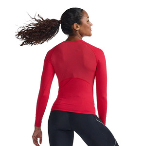 Haut de yoga à manches longues et col rond pour femme, rouge uni, design froncé, t-shirt de compression anti-transpiration, coupe régulière, vêtements de sport - Product Image 3