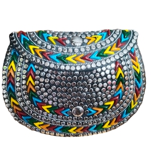 Bolso de Mano Metálico de Moda para Mujer, Hecho a Mano, con Cuentas y Cierre Abierto - Product Image 5