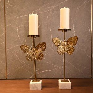 Ensemble de 2 bougeoirs en métal au design papillon pour la décoration de la maison et des mariages, taille personnalisable, écologique et durable. - Product Image 2