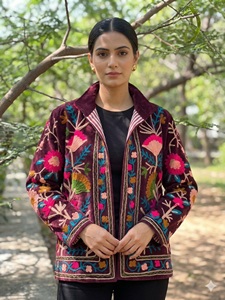 Chaqueta corta de invierno para mujer, de terciopelo, bordada a mano |   Abrigo Informal de Diseñador sin Cierre - Product Image 2