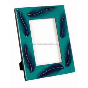 Marco de Fotos de Madera Hecho a Mano con Incrustaciones de Plumas de Pato en Resina, Patrón Artístico Moderno, Decoración de Mesa para el Hogar - Product Image 1