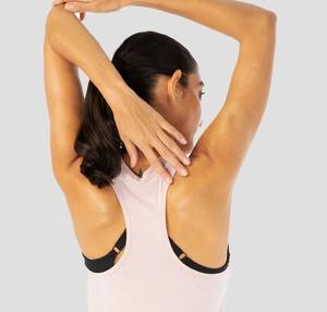 Débardeur de sport pour femme à col rond avec logo personnalisé sur le devant - Vêtement de sport respirant à séchage rapide pour la salle de sport et la course à pied - Product Image 3