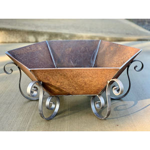 Brasero de Acero Hexagonal para Exteriores con Patas Decorativas de Hierro, Ideal para Calentar el Jardín y el Patio Trasero, en Oferta - Product Image 1