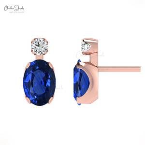 Pendientes de tuerca de zafiro azul ovalado natural con detalles de diamantes en oro amarillo macizo de 14k, piedra de nacimiento de septiembre, con cierre a presión - Product Image 1