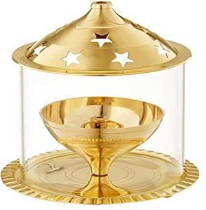 Diya de Gajalakshmi en latón pulido con mecha central y grabados detallados de la diosa. Disponible a precios de mayorista. - Product Image 4
