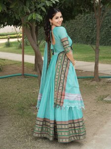 Ensemble Lehenga en Coton Chanderi Premium avec Dupatta à Pompons et Bordure Large – Collection Ethnique de Créateur - Product Image 6
