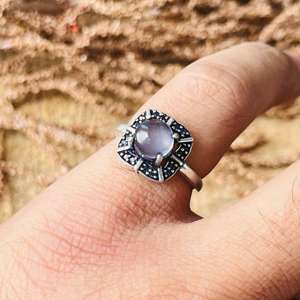 Anillo de Cuarzo Rosa, Anillo Geométrico Boho para Mujer, Joyería de Latón Plateado Oxidado, Venta al por Mayor - Product Image 5