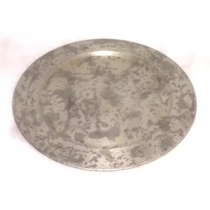 Assiette de présentation en fer de qualité supérieure avec finition antique pour des arrangements de table luxueux - Product Image 4