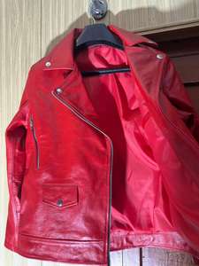 Chaqueta de Motocicleta Personalizada para Mujer, de Cuero Vacuno, Corte Regular, Forro de Algodón Ecológico Impermeable, con Cierre y Cinturón - Product Image 2