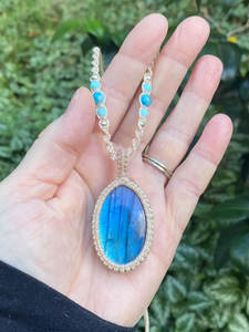 Collar de Macramé Hecho a Mano con Cordón Beige y Colgante de Perla de Agua Dulce, Joyería Budista de Cristal Curativo Ajustable y Moderna, Venta al Por Mayor - Product Image 3