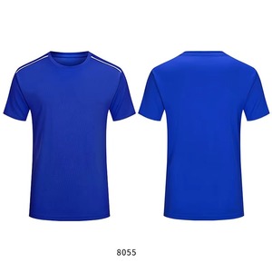 Maillot de football personnalisé à séchage rapide en polyester, taille européenne, respirant, manches courtes, classique, vierge et durable - Product Image 4
